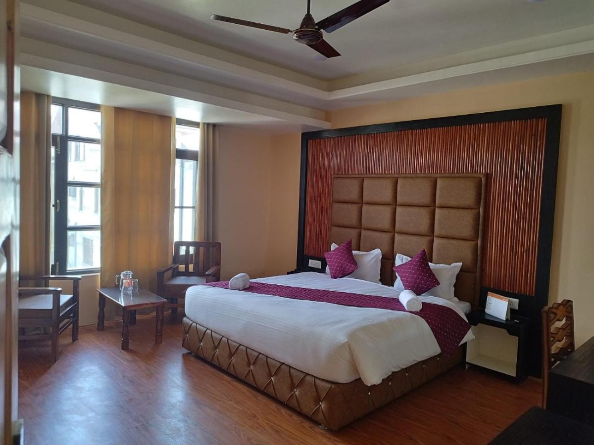 Fair Mount, Airport Road, Humhama Srinagar Hotel Bagian luar foto