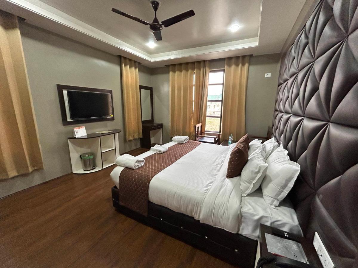 Fair Mount, Airport Road, Humhama Srinagar Hotel Bagian luar foto