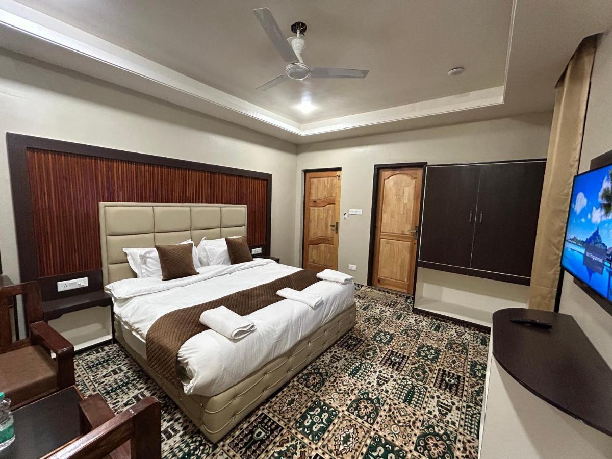 Fair Mount, Airport Road, Humhama Srinagar Hotel Ruang foto