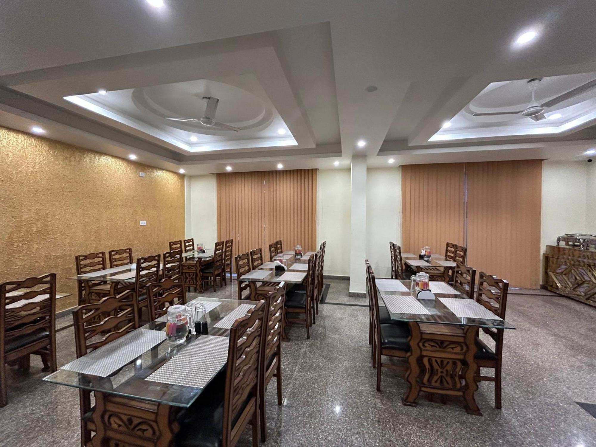 Fair Mount, Airport Road, Humhama Srinagar Hotel Bagian luar foto