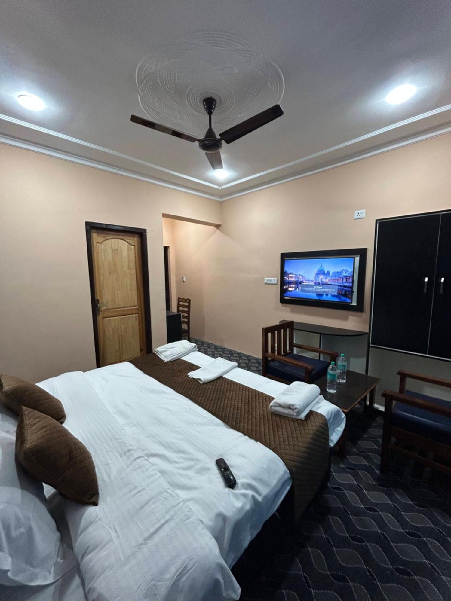 Fair Mount, Airport Road, Humhama Srinagar Hotel Ruang foto