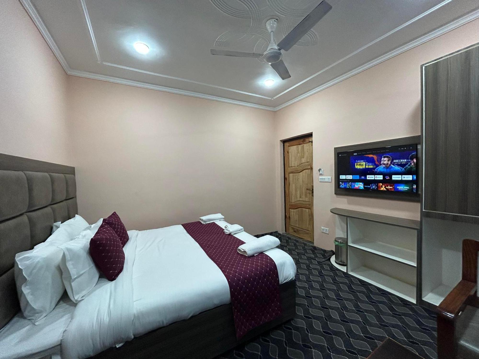 Fair Mount, Airport Road, Humhama Srinagar Hotel Ruang foto