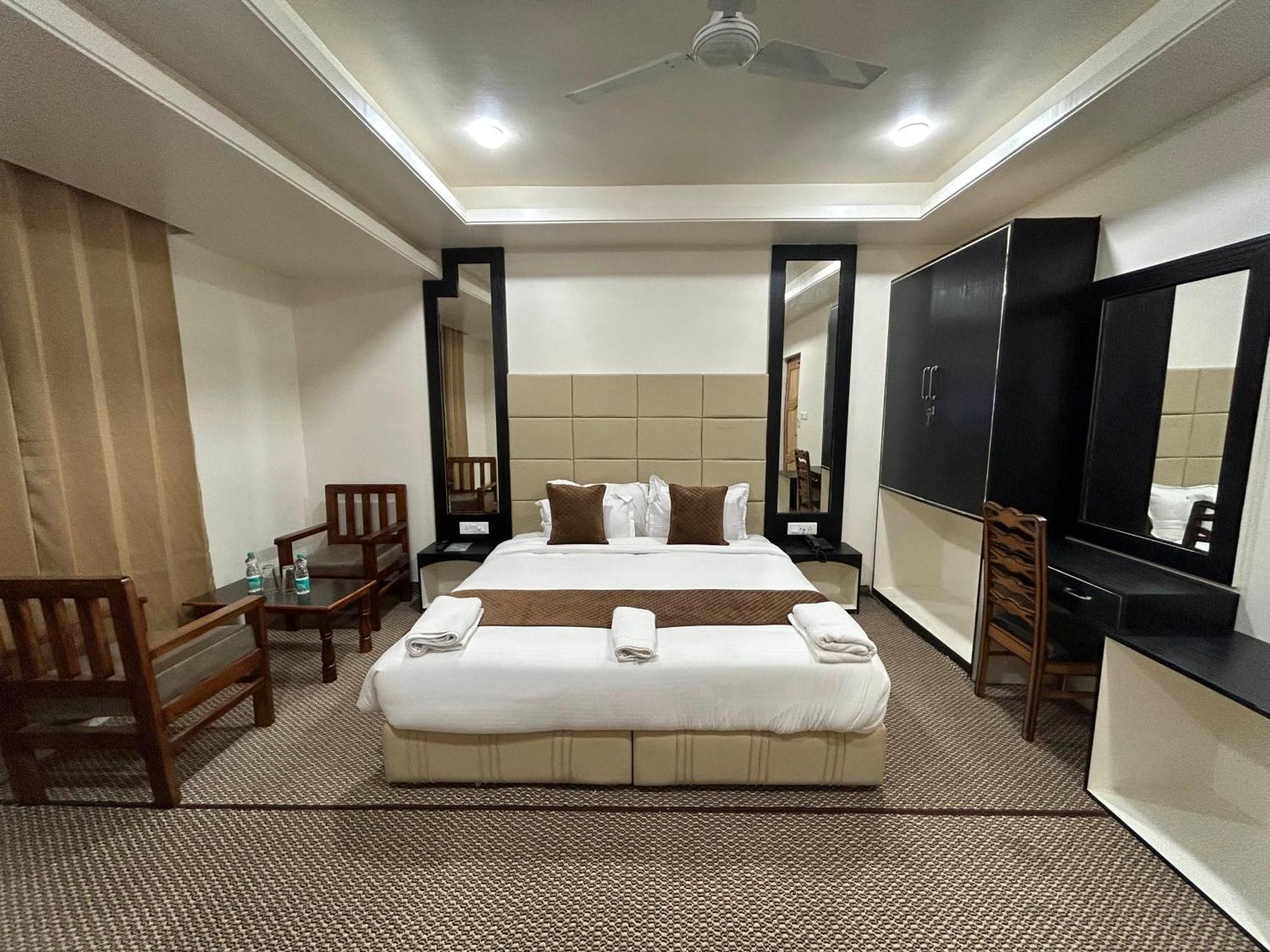 Fair Mount, Airport Road, Humhama Srinagar Hotel Ruang foto